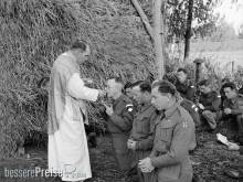 ICM 35616 - 1:35 ´You are important to God´. Prayer before battle (100% new molds)
