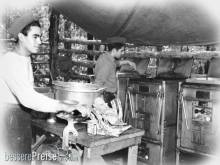 ICM 35619 - 1:35 US Field Stove M1937 with cooks (100% new molds)