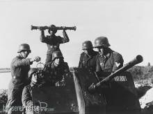 ICM 35718 - 1:35 Flak 38 with Crew