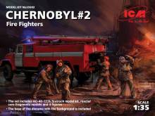 ICM 35902 - 1:35 Chernobyl2. Fire Fighters(AC-40-137A firetruck&4figur&diora base w.backgrou