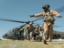 ICM 48365 - UH-60A Black Hawk Medevac with flight medics