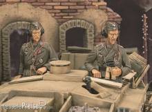 Royal Model RM234 - Stug III crew - WWII