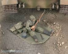 Royal Model RM534 - German soldier cleans up his rifle-WWII