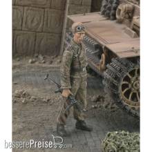 Royal Model RM551 - SS-Unterscarfuhrer with MP-40 WWII