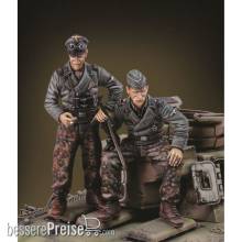 Royal Model RM622 - German tankers at rest-WWII