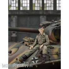 Royal Model RM627 - Crewman SS Panzerdivision