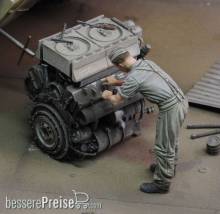 Royal Model RM777 - German infantry at work