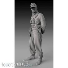 Royal Model RM895 - German tanker with arms backward - WWII