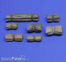 Royal Model RM1017 - Tentpacks and bedrolls part 1