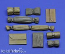 Royal Model RM1063 - Tentpacks and bedrolls part 2