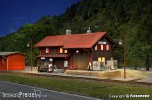 Kibri 39519 - Spur H0 Bahnhof Surava inkl. Hausbeleuchtungs- Startset, Funktionsbausatz