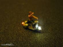 Schönwitz 50138 - Motorroller Roller mit LED Beleuchtung N - winkend