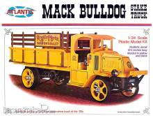 Atlantis 562402 - 1/24 Mack Bulldog Stake Truck, 1926