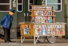 Weinert 5871 - Zeitungswagen für den Bahnsteig (TT)