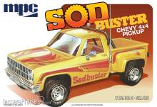Round2 593972 - 1/25 1981 Chevy Stepside Pickup Sod Buster