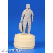 CMK 129-F48297 - Czechoslovak pilot (1938) w.a parachute in 1:48