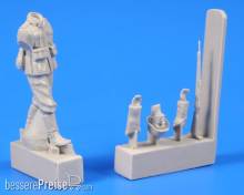 CMK 129-F48303 - German WWII Soldier with Mauser 98 rifle in 1:48