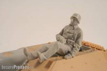 CMK 129-F35260 - German WWII Hetzer Sitting Infanty man in 1:35
