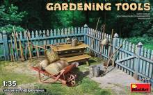 MiniArt 35641 - Gardening Tools