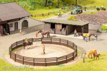 Noch 66717 - micro-motion Reitplatz mit Pferde-Boxen