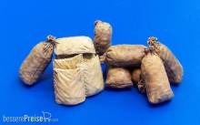 Plus model 295 - Bags in 1:35