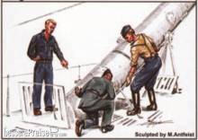CMK 129-F72132 - U-VII Besatzung bei der Torpedo Beladung