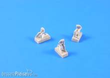CMK 129-F72228 - 1:72 German panzer crew sitting (3 figures)