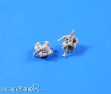 CMK 129-F72229 - 1:72 WWII German pilots at rest (2 fig)