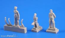 CMK 129-F72247 - Czechoslovak pilot (1 fig)and mechanic 2 in 1:72