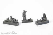 CMK 129-F72344 - RAF Pilot Sitting in Cockpit w/Monkey on Shoulder+2 Mechanics,Western Desert in 1:72