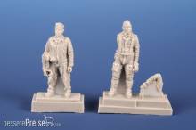 CMK F72369 - Bf 109E ace A. Galland and mechanic in 1:72