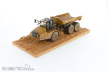 Diecast Masters 85704 - Caterpillar 745 Knickgelenkter LKW verschmutzt