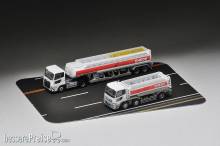 Tomytec 977807 - Truck-Collection: Tankwagen, Eneos, 2 Stück