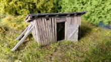 Model Scene 98520 - Verfallener Schuppen (H0 bausatz)