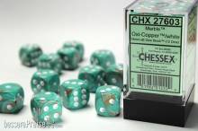 Chessex Würfel CHX27603 - Marble Oxi-Copper™ w/white 16mm d6 with pips Dice Blocks™ (12 Dice)