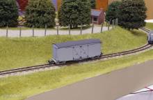 Peco DM27 - Drehgestell-Güterwagen/Rettungswagen der Abteilung des 1. Weltkriegs