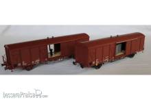 Exact-Train EX20495 - DR 2er Set Hbs-u [2301] Mannschaftswagen mit Ofen und Bremserbühne, 11 Sicken, und DR Hbs [2300] Mannschaftswagen mit Ofen, 11 Sicken, Epoche Ivc (Zu öffnenden Türen)