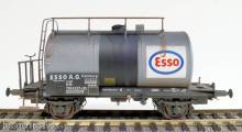 Exact-Train EX22058 - DB 30m3 Leichtbau Uerdinger Bauart Kesselwagen Esso Grau/Schwarz Epoche IV (Verschmutzt)