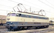 Arnold HN2687S - FS, Elektrolokomotive E.444 1. Serie, Ursprungsfarbgebung ohne roten Streifen, silberne Zierleisten, braune Drehgestelle, mit Multiprotokoll-Sounddecoder