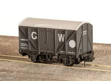Peco NR-42B - Box Van, Banana, GWR, Dark Gr