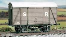 Peco PC594 - SR 12-Tonnen-Kastenwagen-Bausatz mit geraden Planken und belüftetem Kastenwagen