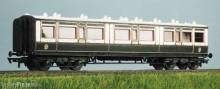 Peco PC732 - LMS 50ft Arc Roof Corridor Composite Coach Kit