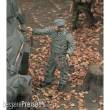 Royal Model RM525 - German tanker getting mud-camouflage-WWII