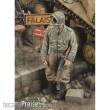 Royal Model RM563 - US tanker with Thompson sub machine gun-WWII