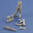 Royal Model RM922 - German soldier with rifle