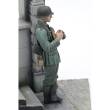 Royal Model RM958 - German soldier eating - WWII (75 mm)