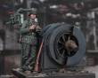 Royal Model RM972 - German infantry soldier eating - WWII