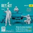 ResKit Models RSF32-0079 - Driver & airmen (modern) (3 pcs) (MHU-83 D/E lift truck LOWER loading position for RSK32-0010) (3D Printed)