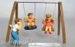 Prehm-Miniaturen 500111 - Kinder mit Schaukel Metall