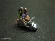 Schönwitz 50222 - Motorroller Roller mit LED Beleuchtung H0 - Pärchen